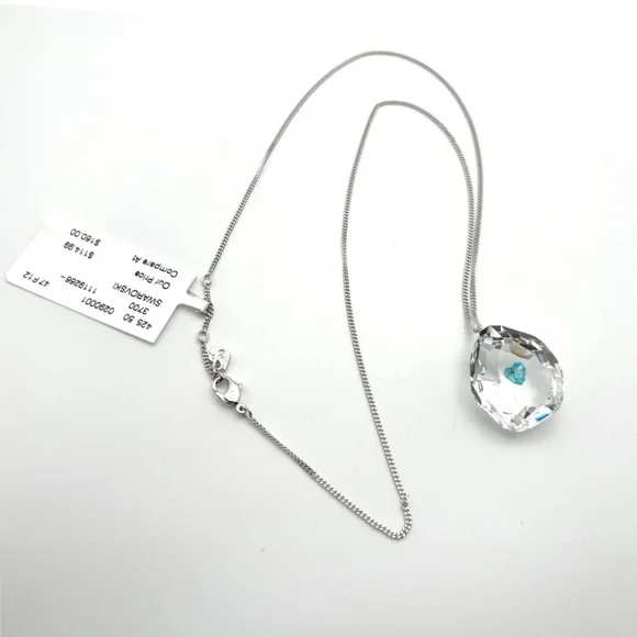 Swarovski Blue Heart Pendant with chain - Picture 3 of 6